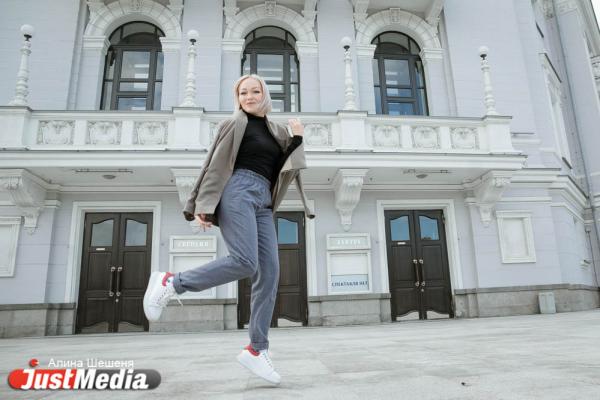 Светлана Янецкая, художник: «Предлагаю бросать все и идти пинать листья». В Екатеринбурге +16 - Фото 3