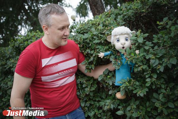 Валерий Полянсков и его барашек, Театр кукол: «Сейчас на улице хорошо. Попрохладнело, солнышко спряталось». В Екатеринбурге +25  - Фото 3