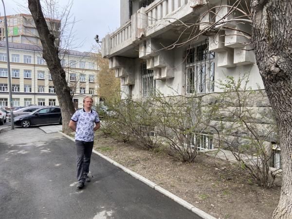 Лев Муравьев, Майская прогулка: «Как хорошо, что уже распустилась листва и пришла теплая погода». В Екатеринбурге +17 градусов - Фото 2
