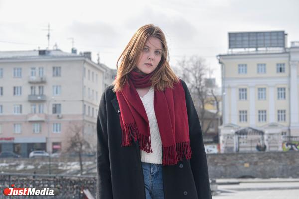 Мария Никонова, студентка:  «Для меня это первый весенний Екатеринбург». В Екатеринбурге -1 градус - Фото 3